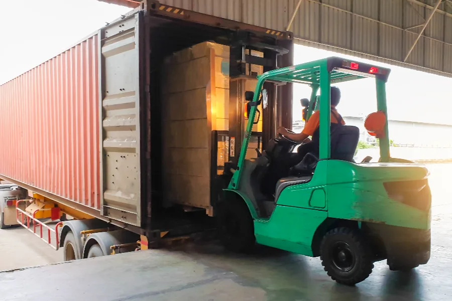 Choosing the Right Shipping Services for Moves in Sewaren, NJ